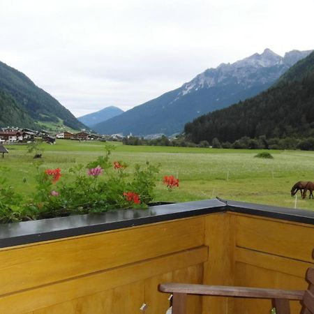 Penzion Luenerhof Neustift im Stubaital Pokoj fotografie